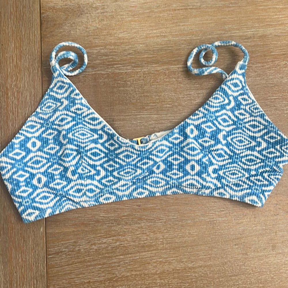 Shore bikini top
